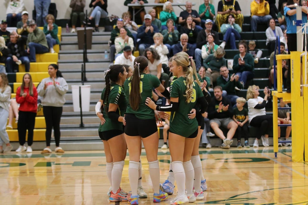 The Stars huddle together during a match